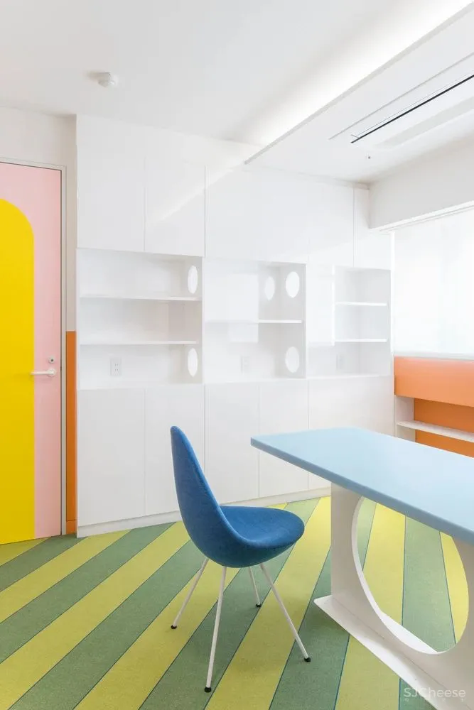 霓虹国的霓虹屋,怪异美学设计让我的眼睛直想哭!