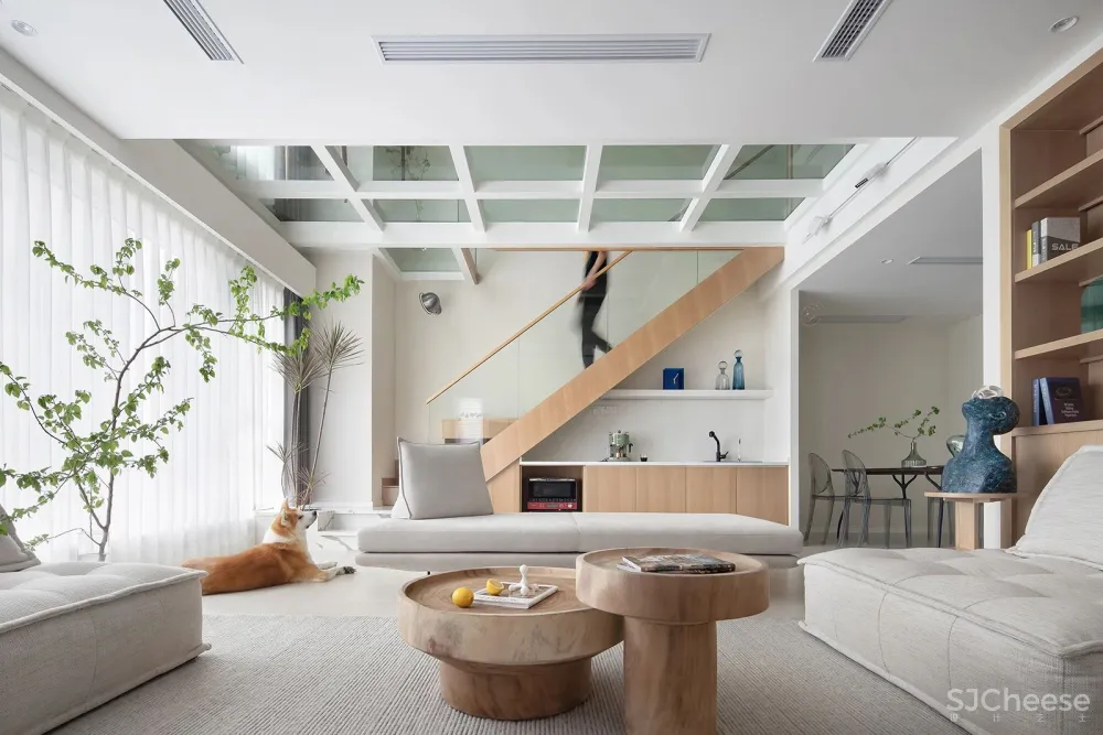 140㎡全透明的家,网红玻璃栈道 滑滑梯爽翻了!