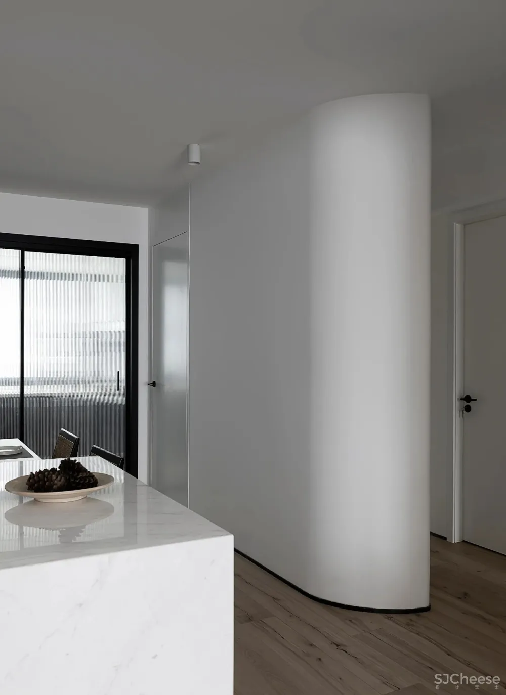 极致黑白 温润原木!