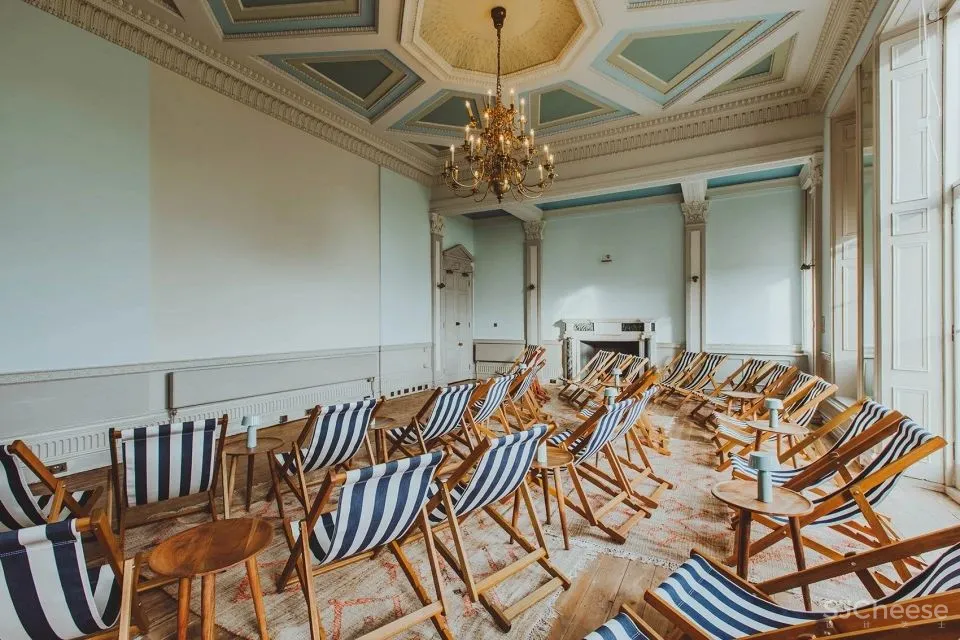 新作 新一代年轻人的世外桃源 Birch酒店室内改造 Red Deer