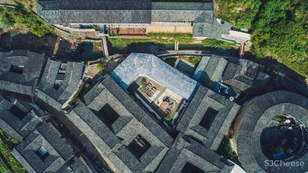 《花木兰》中国取景地藏着一间文艺酒店，改造百年土楼，仅26间房