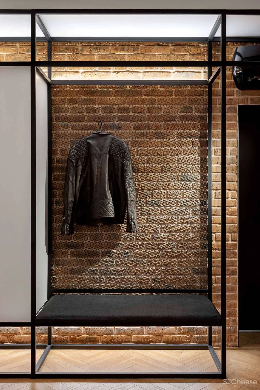 工业风两居室,层高不够,天花就这样装