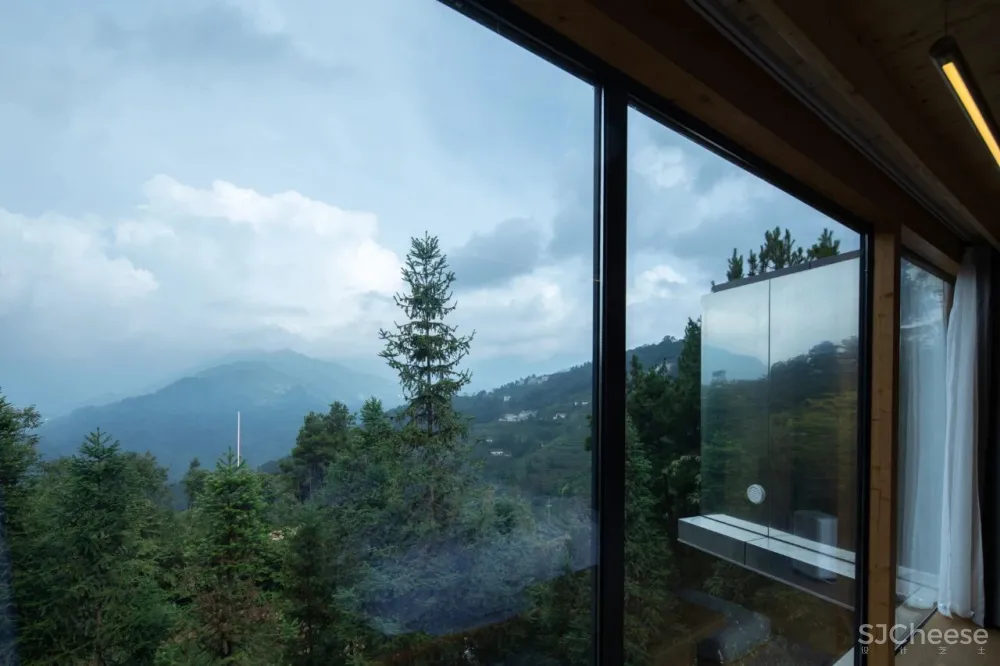 茶田里的悬浮木屋 千山云舍三峡木屋酒店