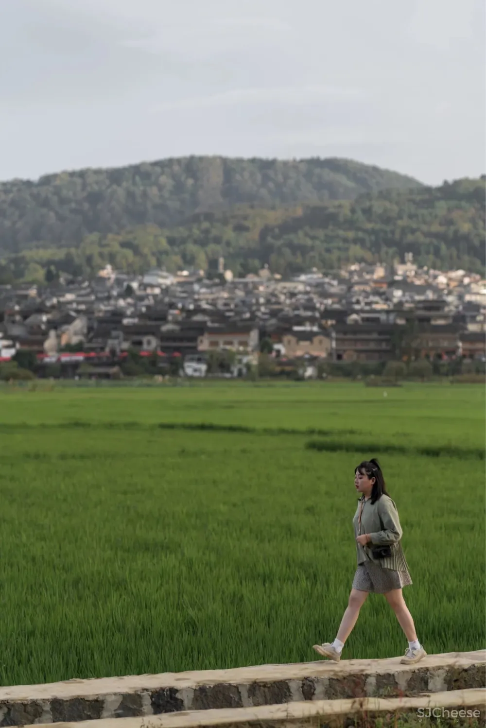 告别人从众！这个被低估的“西南小瑞士”，被稻田火山与古老温泉所拥抱，600年边陲小城的魅力，人见人爱！