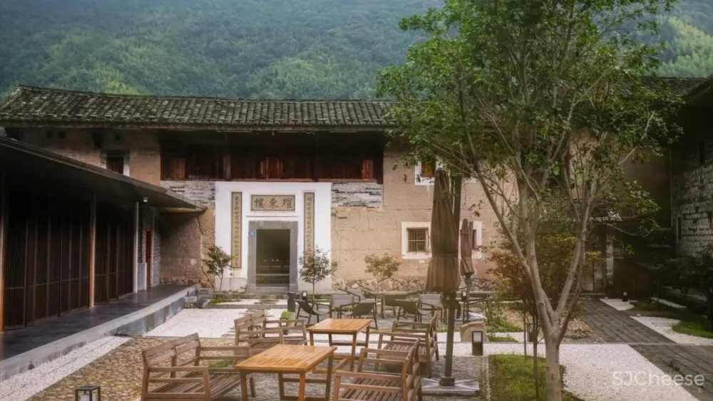 《花木兰》中国取景地藏着一间文艺酒店，改造百年土楼，仅26间房