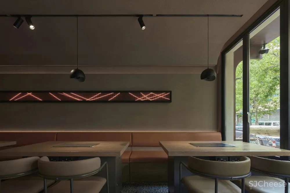 130㎡木质简约空间,兼顾传统与现代的神秘之美!