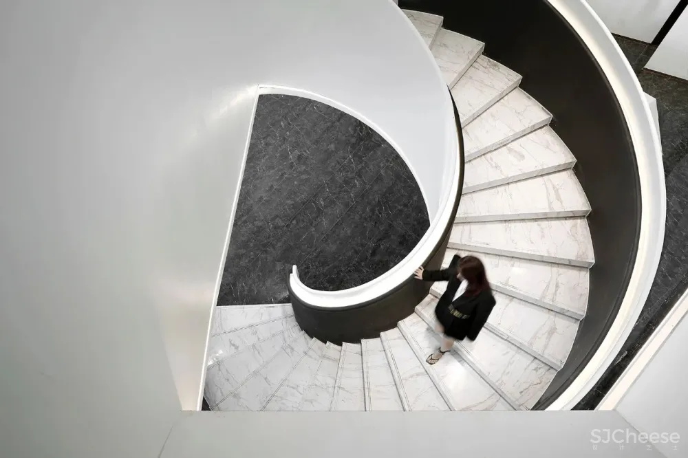 天鼓设计:线条的韵律,极简空间的秩序美学