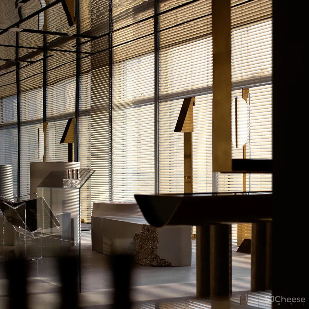 DOMANI 东仓 亮如白昼的夜及温和的肢解