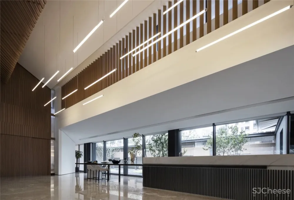 光影的几何丨唐忠汉新作