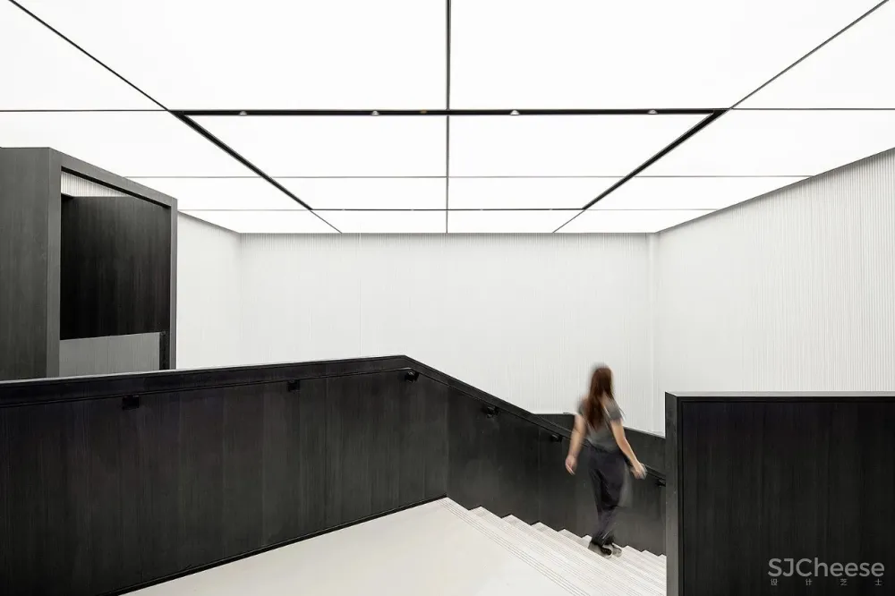 干净利落的现代设计,成就一脉相承的恢弘气韵!