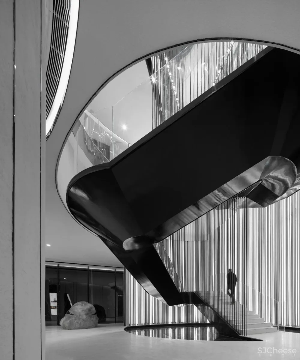 LWK PARTNERS丨2500㎡重庆江山雲出 • Legend未来人居艺术馆