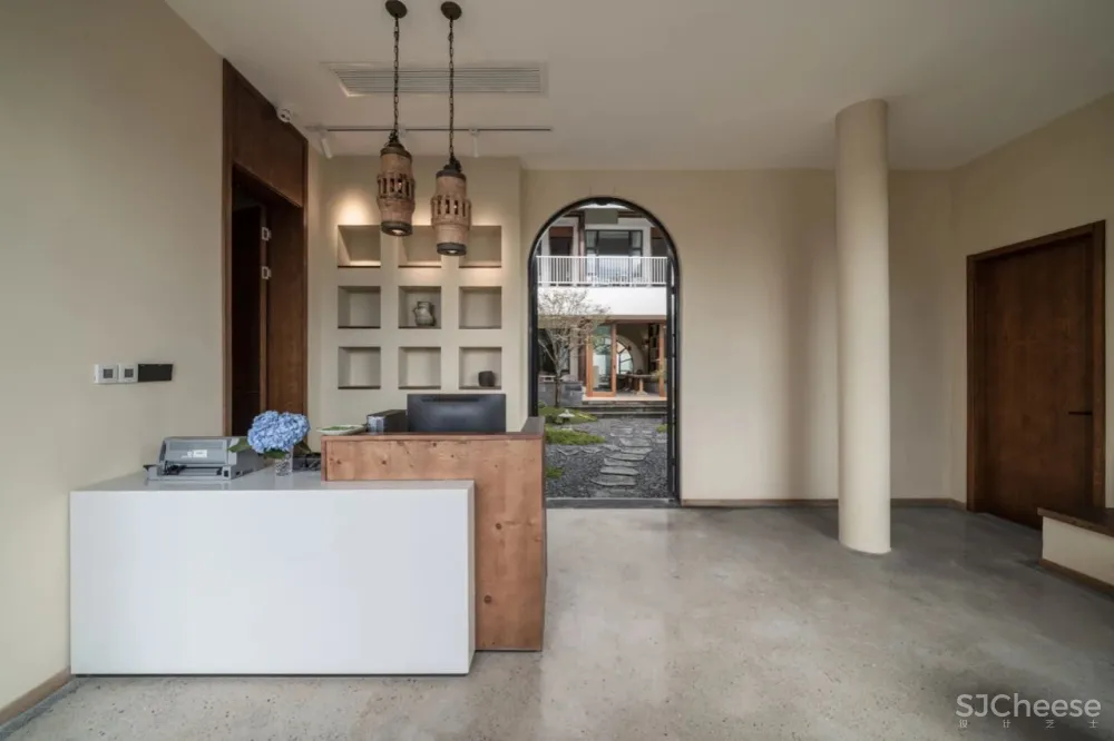 告别人从众！这个被低估的“西南小瑞士”，被稻田火山与古老温泉所拥抱，600年边陲小城的魅力，人见人爱！