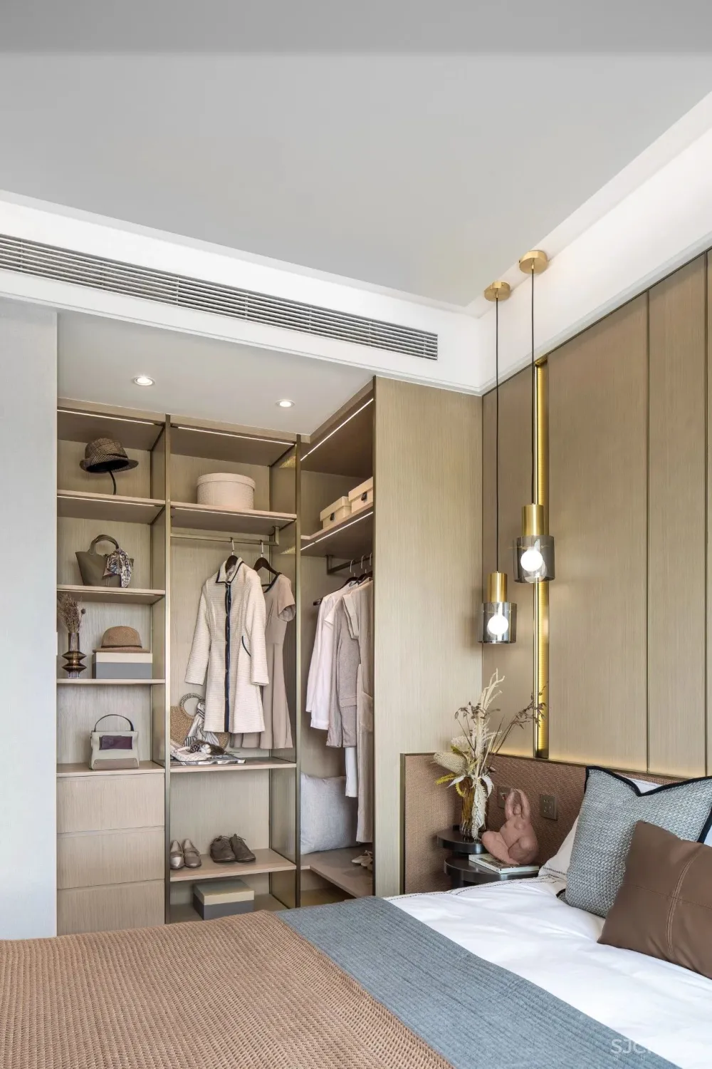 77㎡的小房子，也能住出豪宅体验？打通客餐厨书空间，真实现！