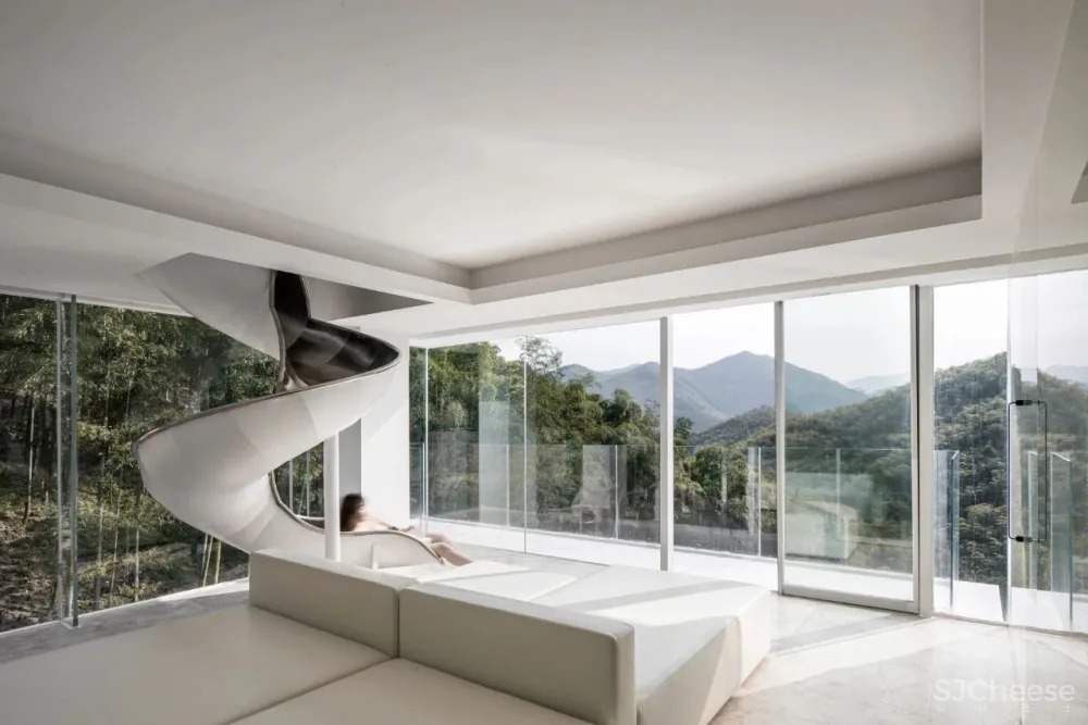 竹海里的极简酒店,美。