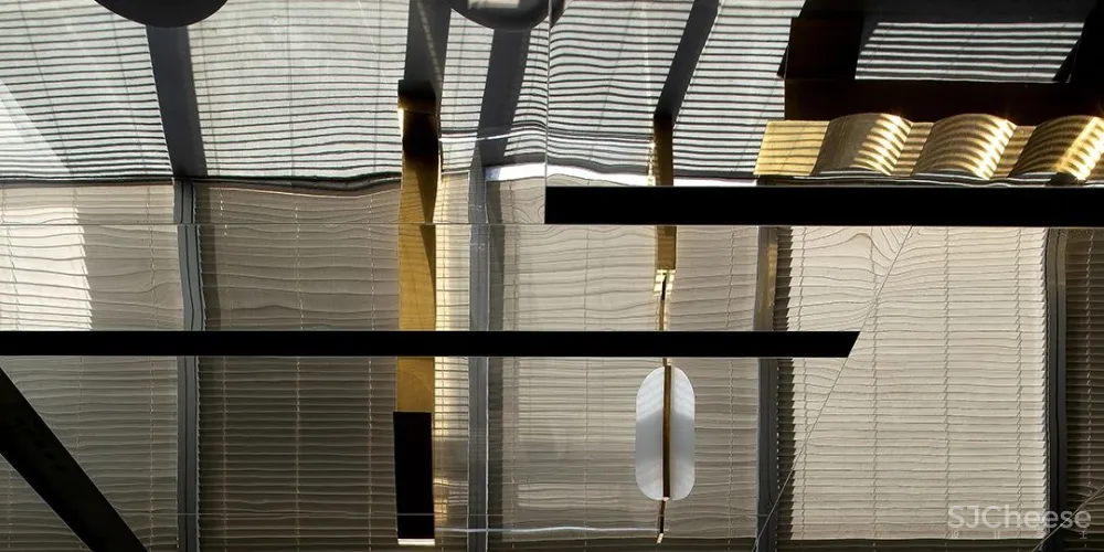 DOMANI 东仓 亮如白昼的夜及温和的肢解