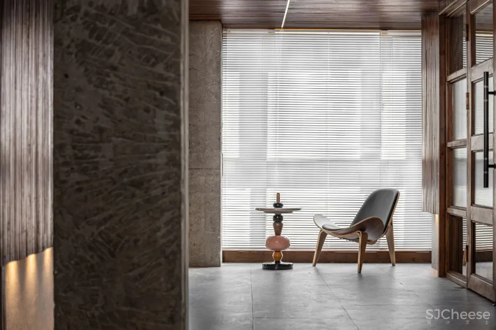 野逸极简，打造 “度假式” 办公空间 易禾上品