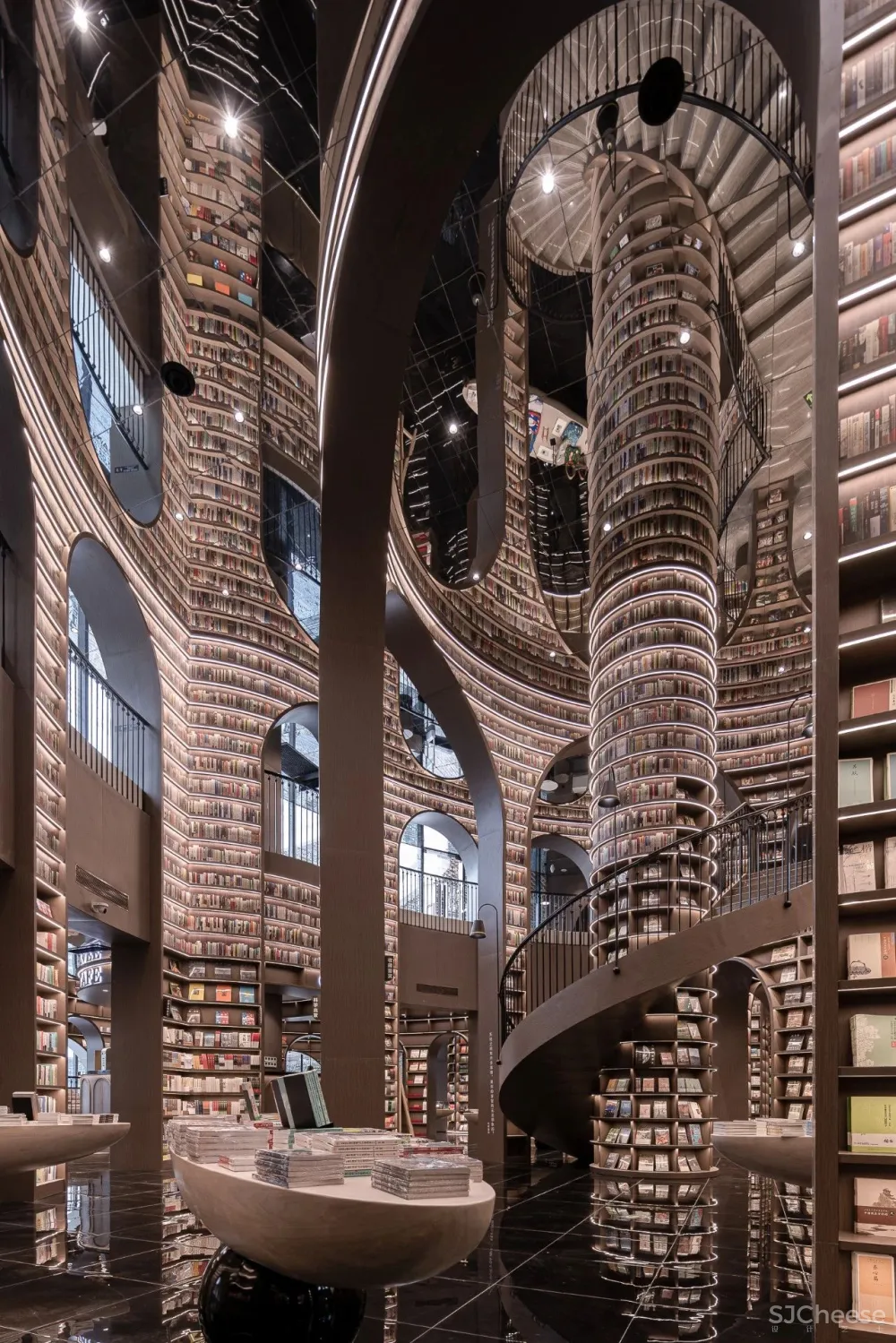 【设计女神新作】最美网红书店入驻成都,超高颜值魔幻4D实力上演“盗梦空间”!