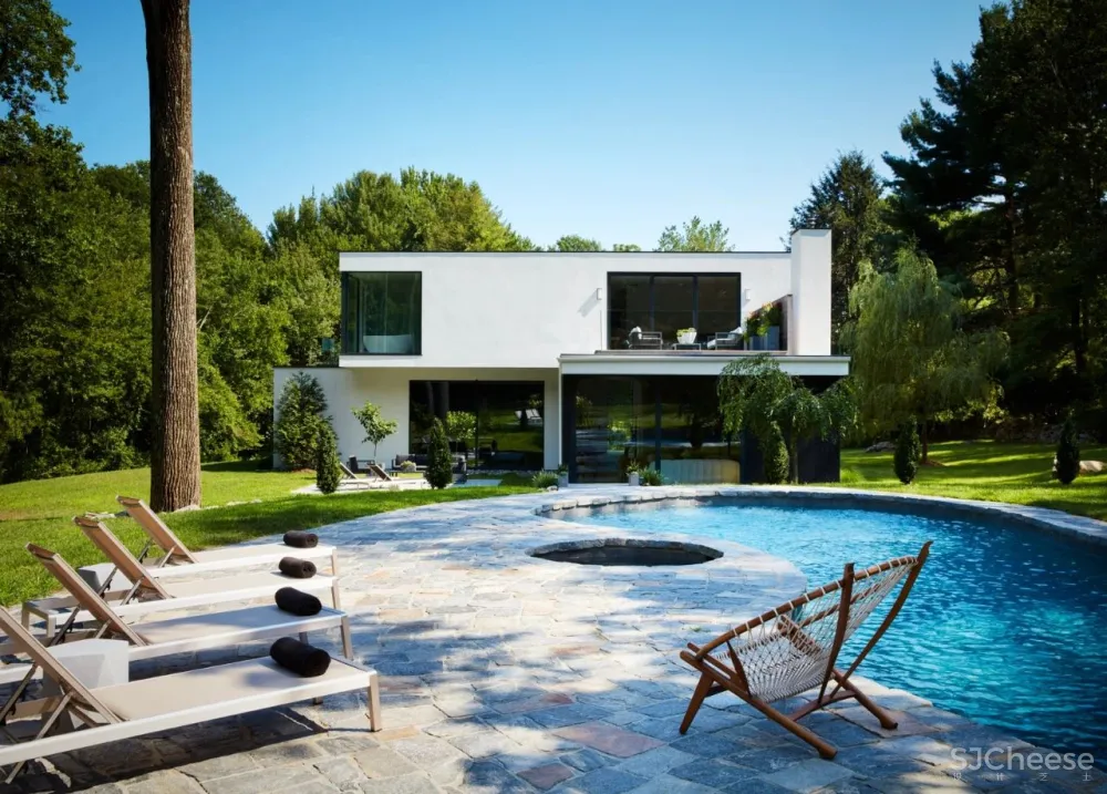 Christian Siriano現代主義避難所