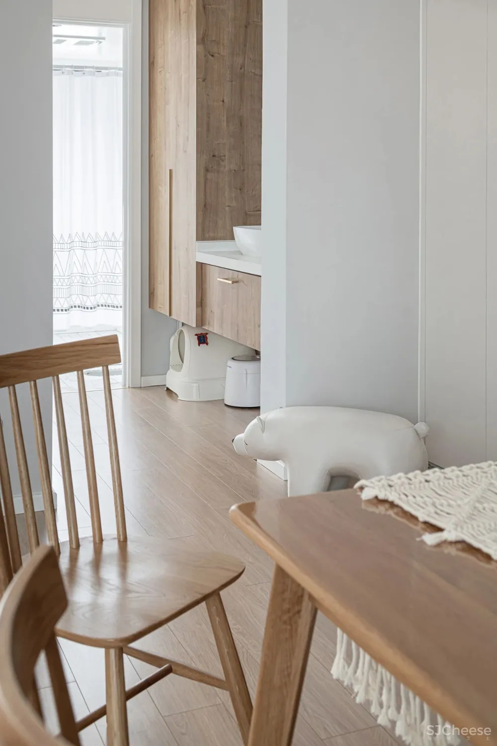 木、白、灰，素雅宁静的慢生活家居 予以设计