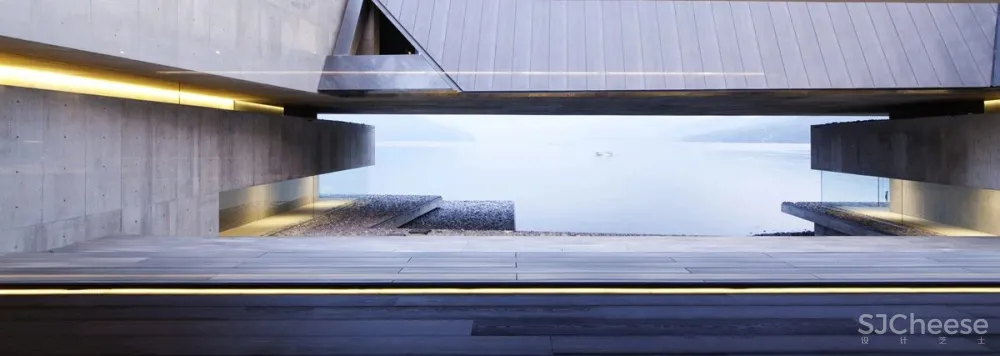 这座别墅只有几件家具，却吸引了所有人的目光