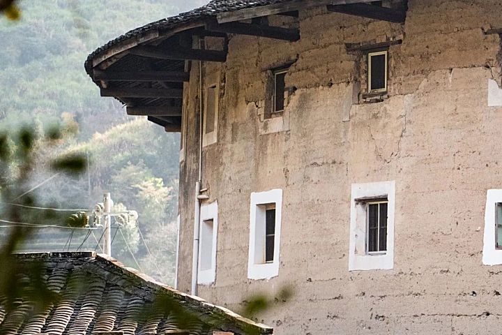 《花木兰》中国取景地藏着一间文艺酒店，改造百年土楼，仅26间房