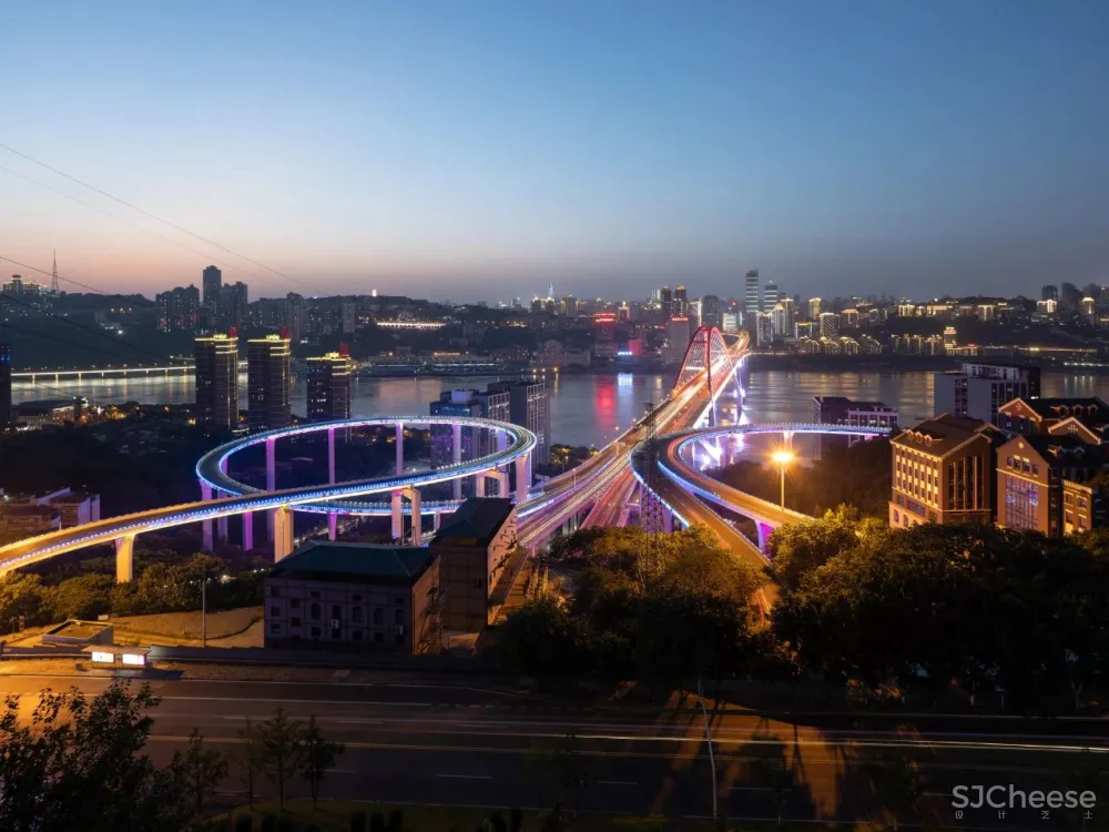 忱意设计:260㎡ 意式极简风叠墅,还原设计本真