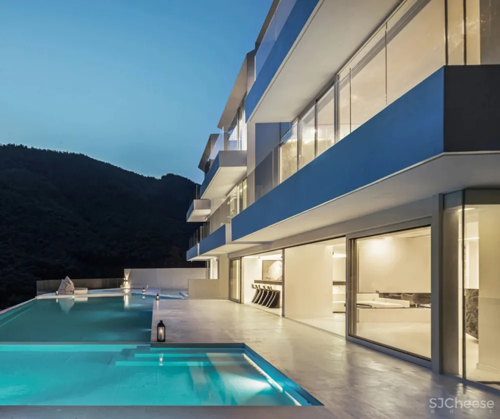 竹海里的极简酒店,美。