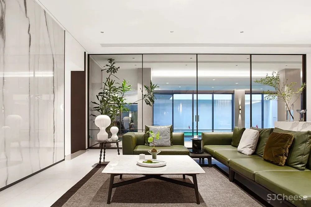 1800 m² 超级别墅，自带室内泳池、SPA等，宁静与奢华的都市桃源