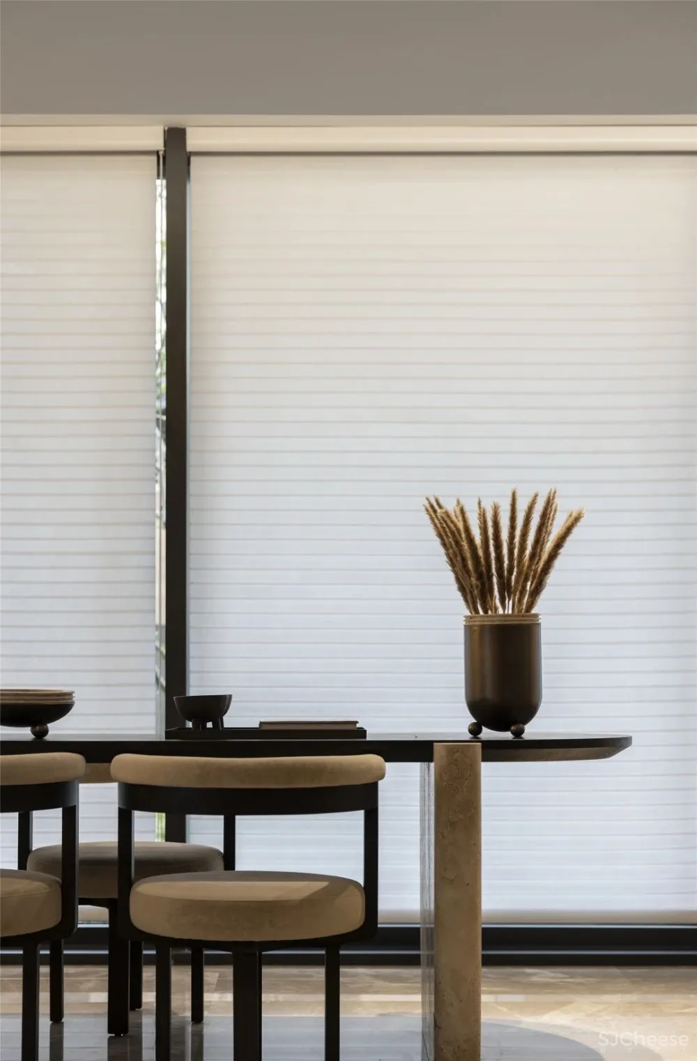 光影的几何丨唐忠汉新作