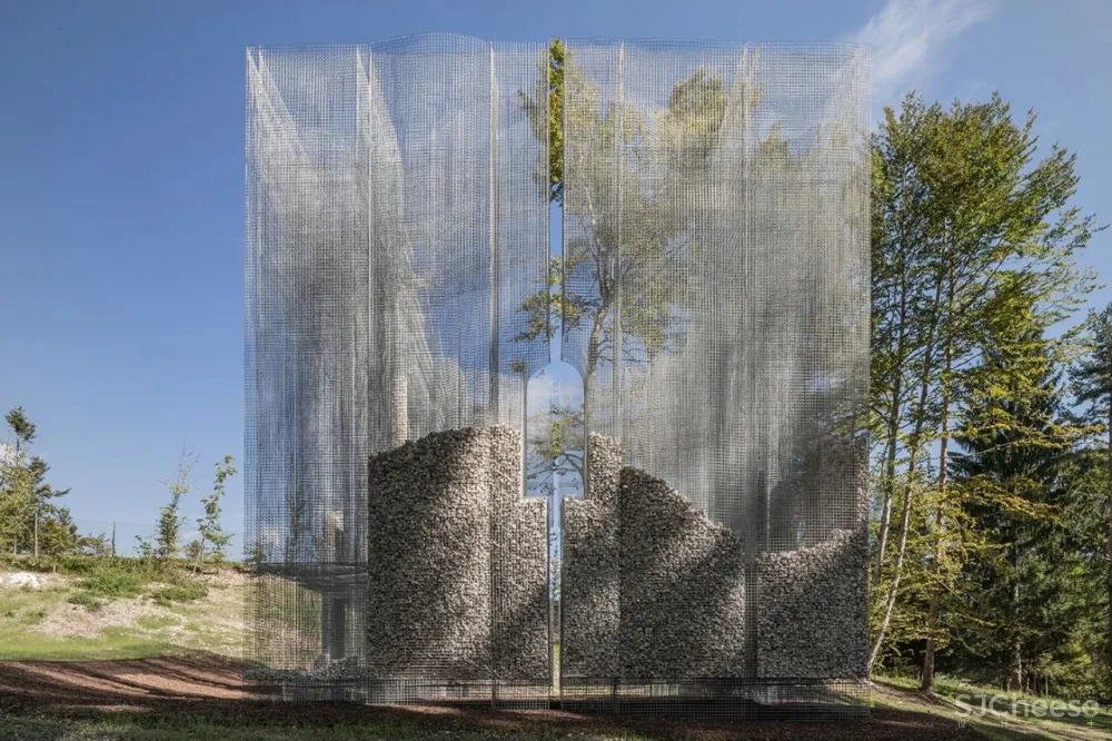 Edoardo Tresoldi丨 打造令人屏息的铁丝建筑艺术