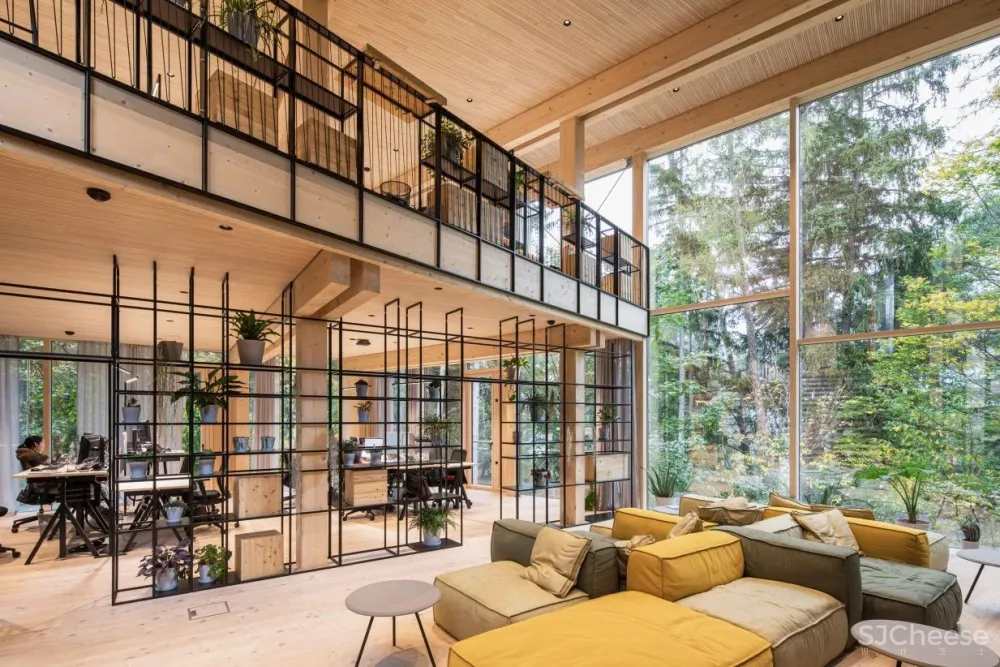 斯诺赫塔设计的木结构办公楼,用景观包裹外墙,环保的材料都是可回收的