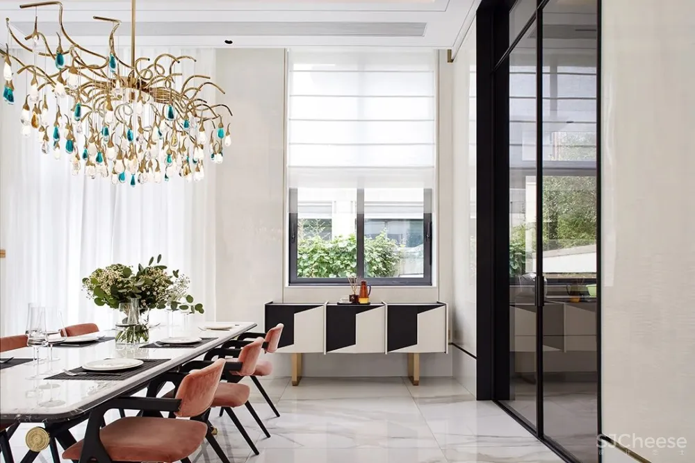 1800 m² 超级别墅，自带室内泳池、SPA等，宁静与奢华的都市桃源