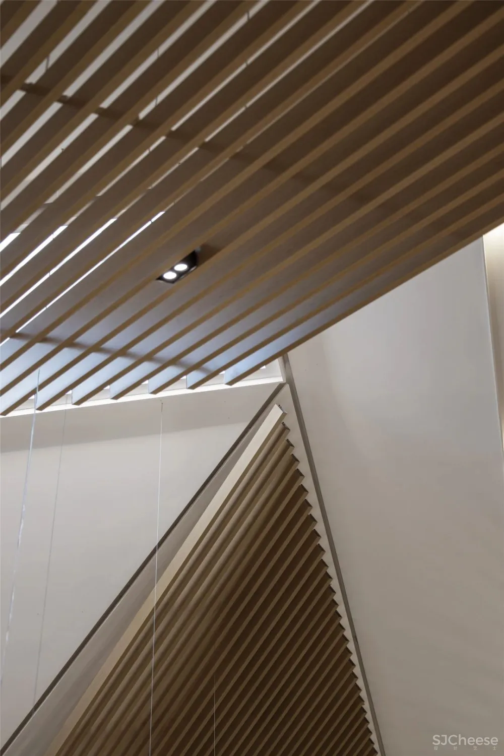 光影的几何丨唐忠汉新作