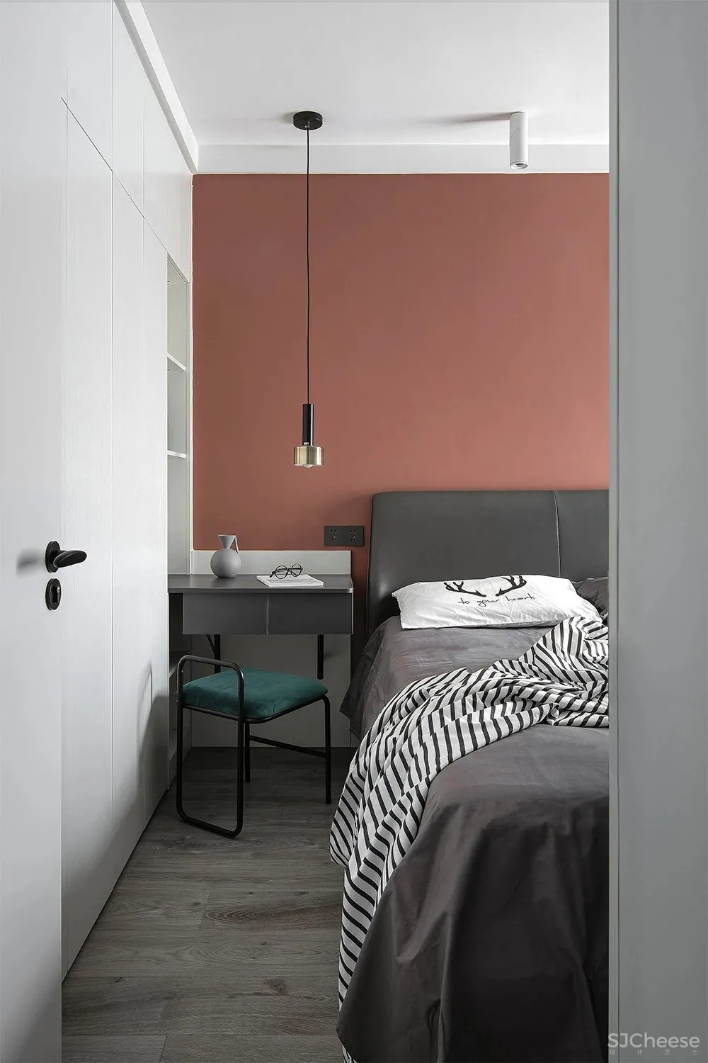 黑白灰，极具视觉张力的极简格调 予以设计