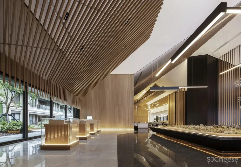 光影的几何丨唐忠汉新作