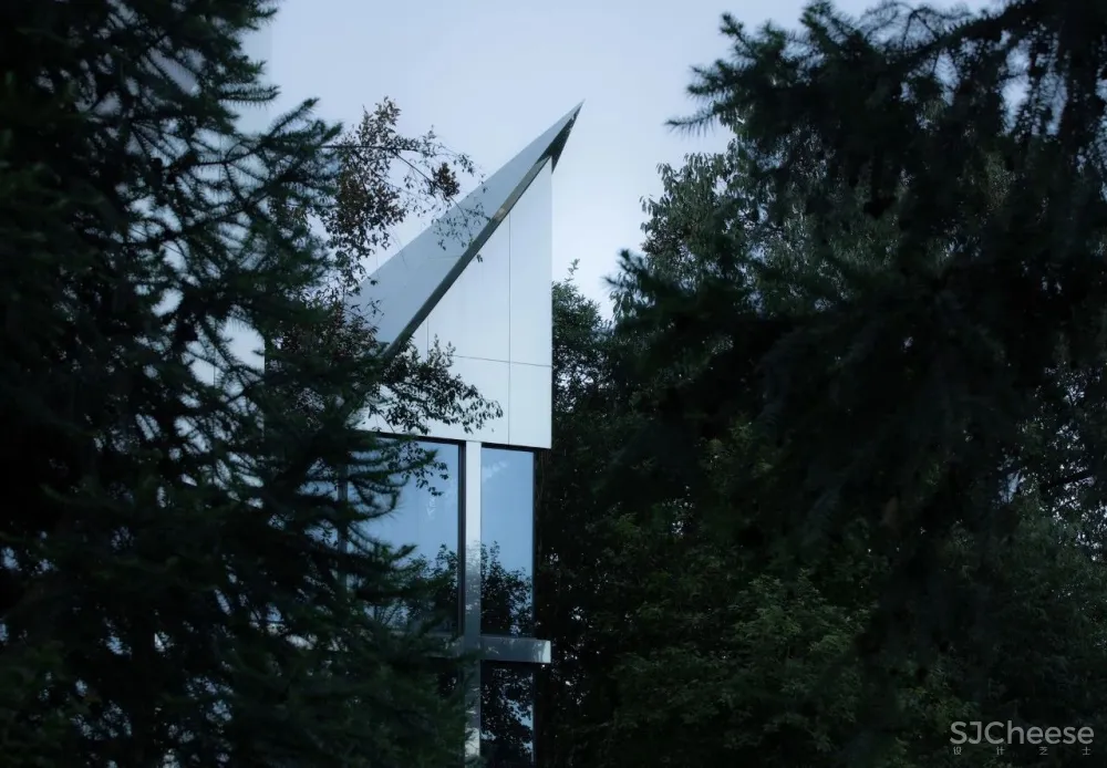 茶田里的悬浮木屋 千山云舍三峡木屋酒店