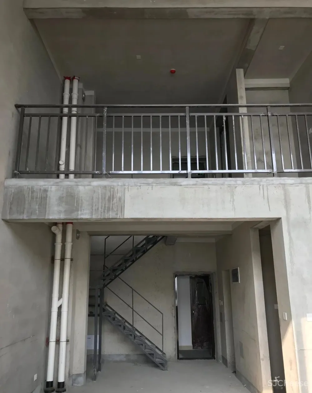 140㎡全透明的家,网红玻璃栈道 滑滑梯爽翻了!