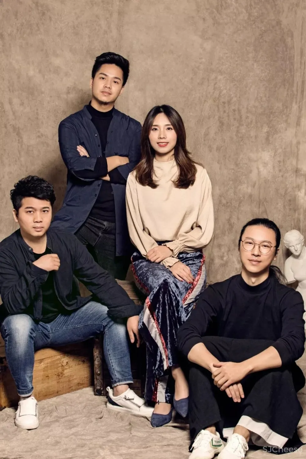 黑白灰，极具视觉张力的极简格调 予以设计