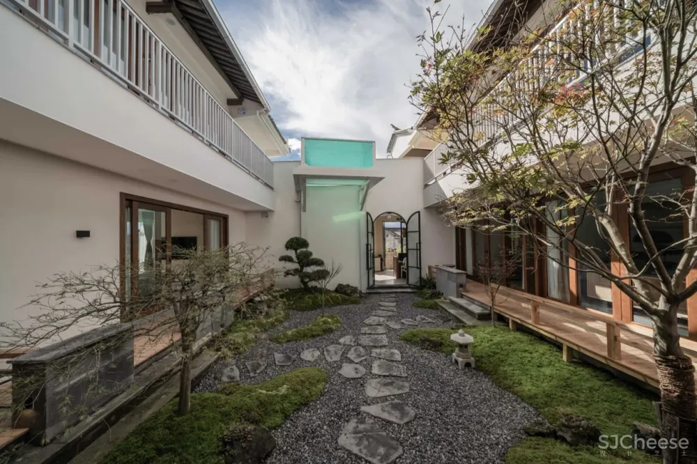 告别人从众！这个被低估的“西南小瑞士”，被稻田火山与古老温泉所拥抱，600年边陲小城的魅力，人见人爱！