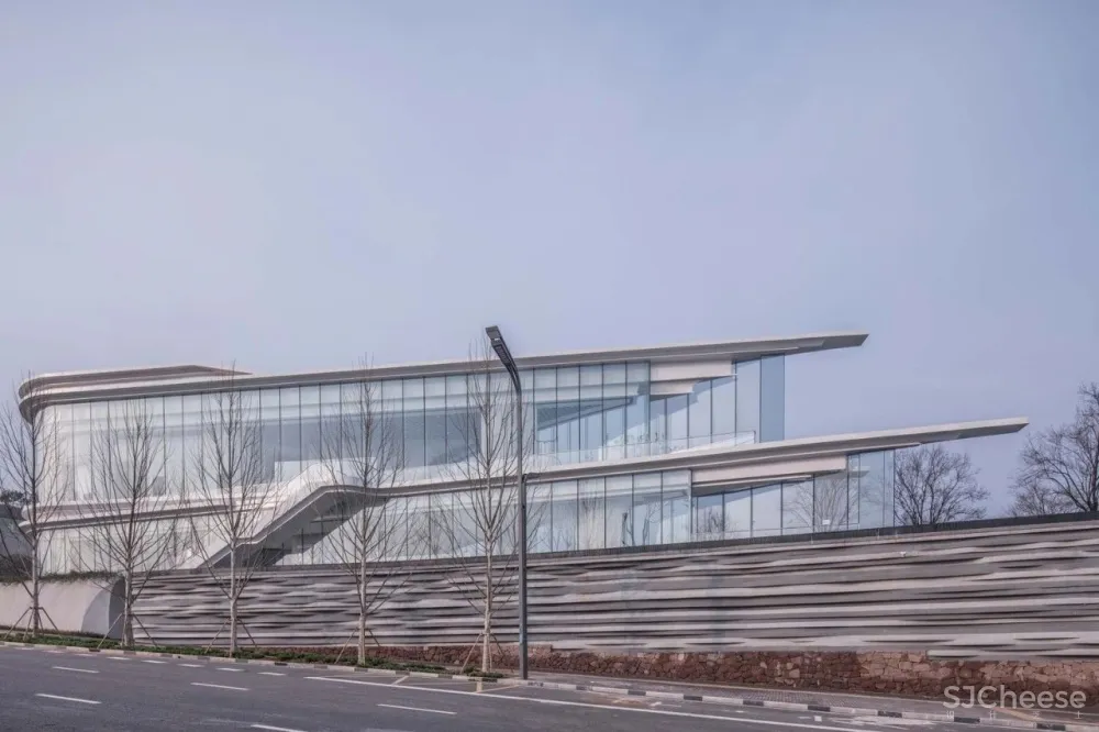 LWK PARTNERS丨2500㎡重庆江山雲出 • Legend未来人居艺术馆