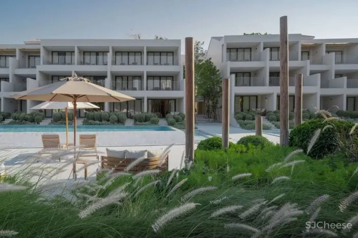 泰国又出极致度假酒店:面朝大海,融于自然!