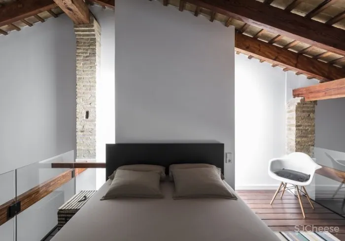 Loft Renovation in El Cabañal AMBAU TALLER D’ARQUITECTES