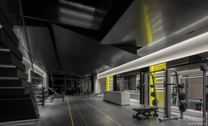 热炼「熔」城,史上“最黑”的健身房却如此酷帅