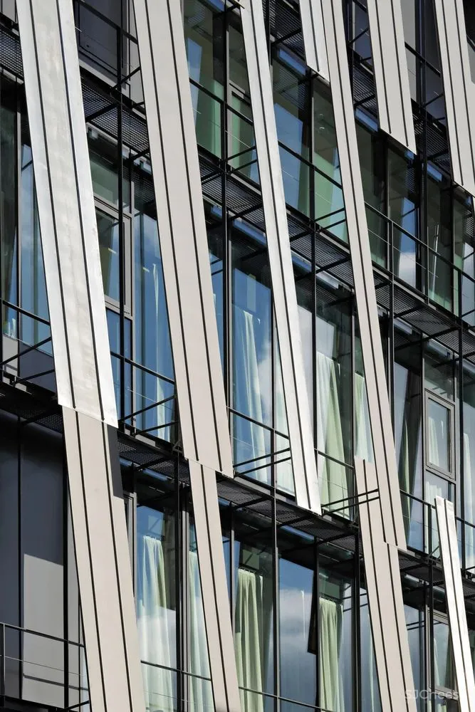 隈研吾新作又把木头玩出新花样!这是要集齐建筑材料的一百种玩法?