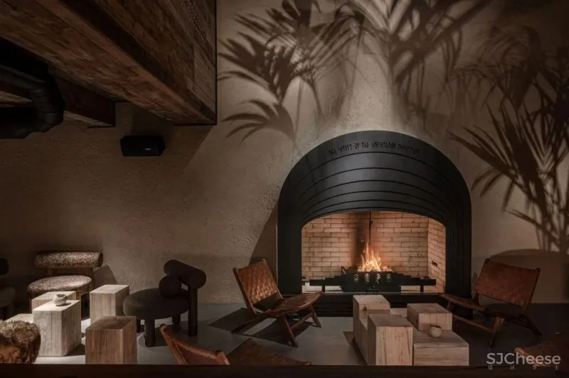 YOD Group乌克兰利沃夫市MAD酒吧