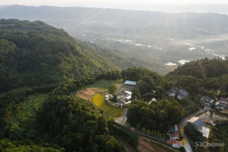稻田里的家 园中有屋,屋中有院