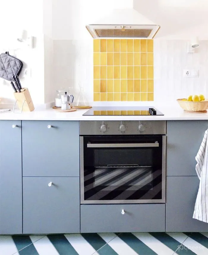 将几种色彩通过不同的材质表现出来,这个新旧结合的家清新又活力