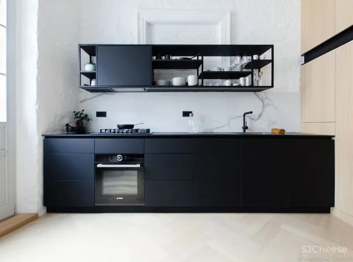 在空间中建夹层,让仅有三处彩光点的家居然如此明媚!