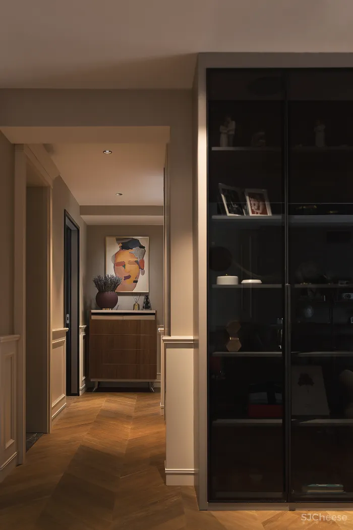 深圳屋主买下184㎡,摩登都市风 5米长衣帽间,装出大宅气度!