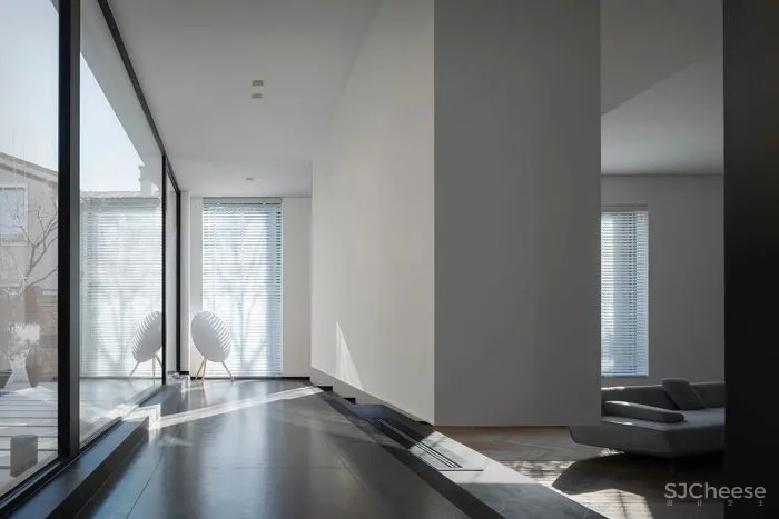 展 小 宁 苏州 500m² 极简大宅,治愈的家!